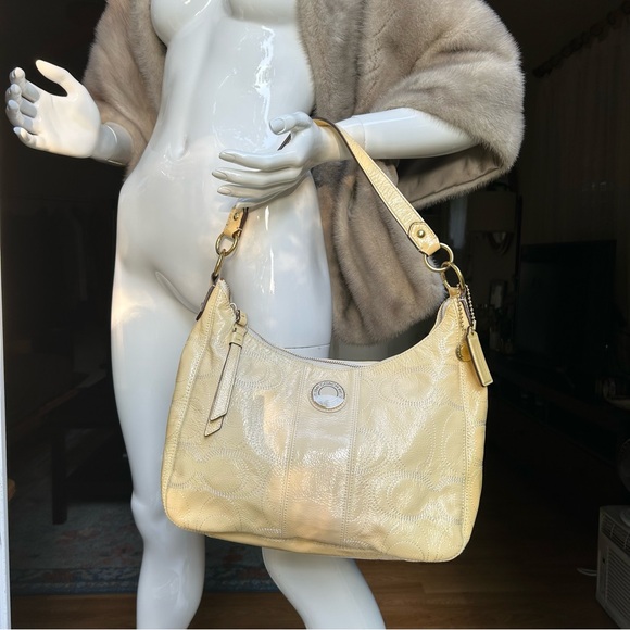 Coach patent leather handbag - Picture 2 of 13